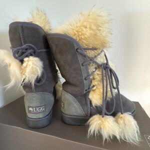 Vintage UGG Australia Made in Australia Gray Sheepskin Fur Lace Boots Womens 6.5